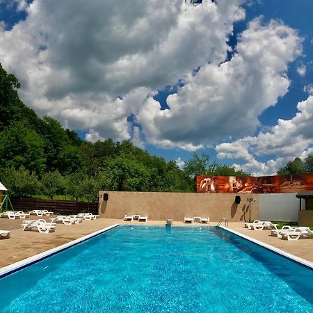 Hotel Casa Cartianu Târgu Jiu Esterno foto