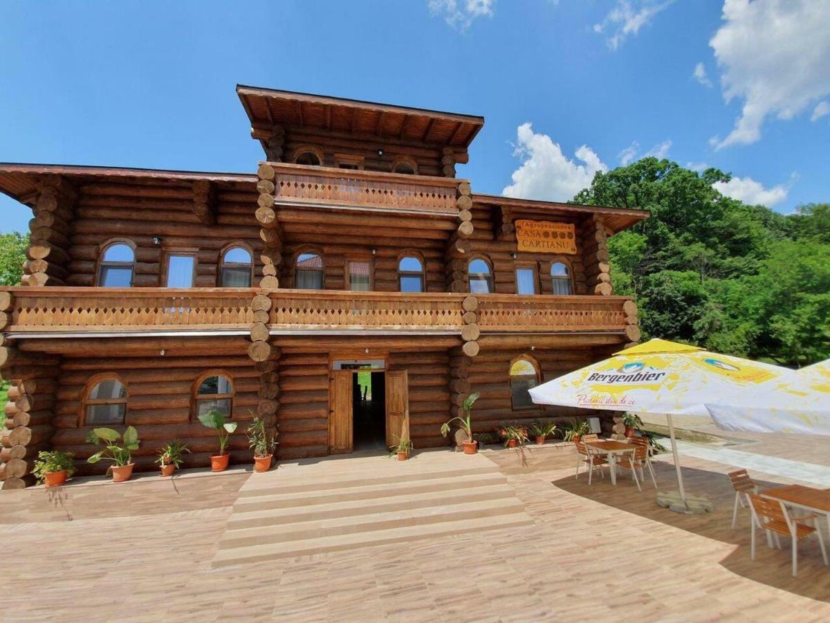 Hotel Casa Cartianu Târgu Jiu Esterno foto